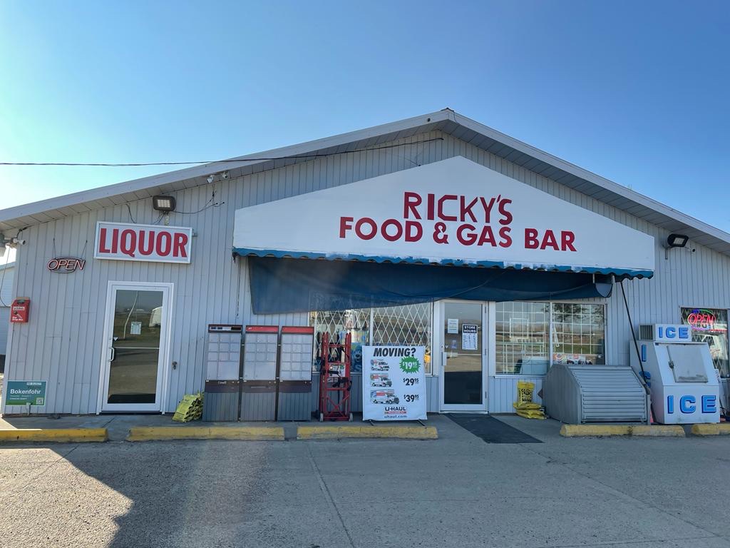 Ricky’s Food & Gas | 25415 Terrault Rd, Alberta T8T 0C6, Canada | Phone: (780) 460-2163