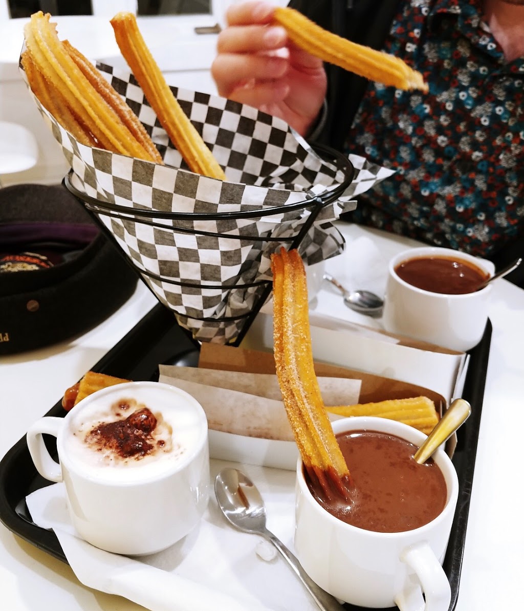 Chichi Café - Churros & Café | 95 Rue St-Sylvestre, Longueuil, QC J4H 2W1, Canada | Phone: (450) 463-5447