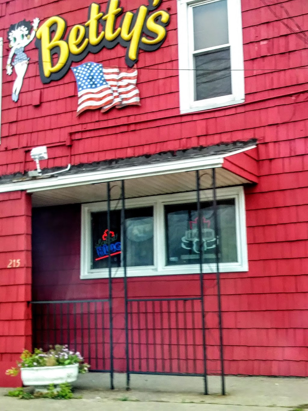 Bettys Grill | 215 Main St, North Tonawanda, NY 14120, USA | Phone: (716) 693-6422