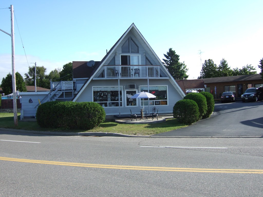 Huron Motor Lodge | 24 Water St, South Baymouth, ON P0P 1Z0, Canada | Phone: (705) 859-3131