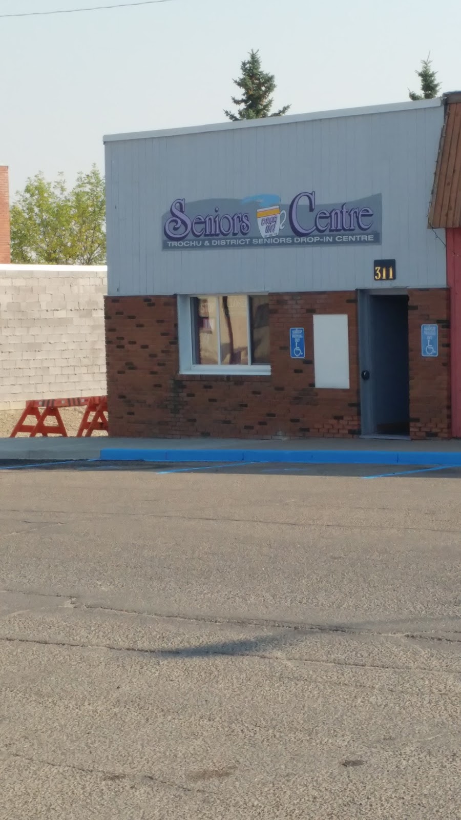 Senior Citizens Drop In Ctr | 311 Main St, Trochu, AB T0M 2C0, Canada | Phone: (403) 442-4212