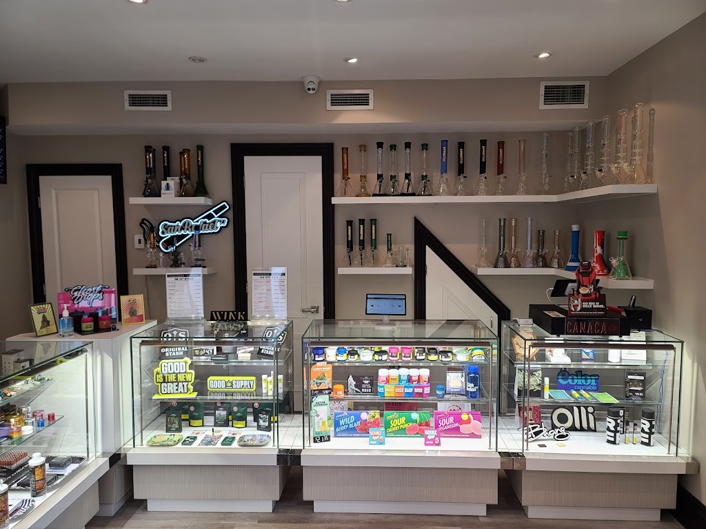 Consumers Cannabis | 4864 Dundas St W, Etobicoke, ON M9A 1B5, Canada | Phone: (416) 551-4864