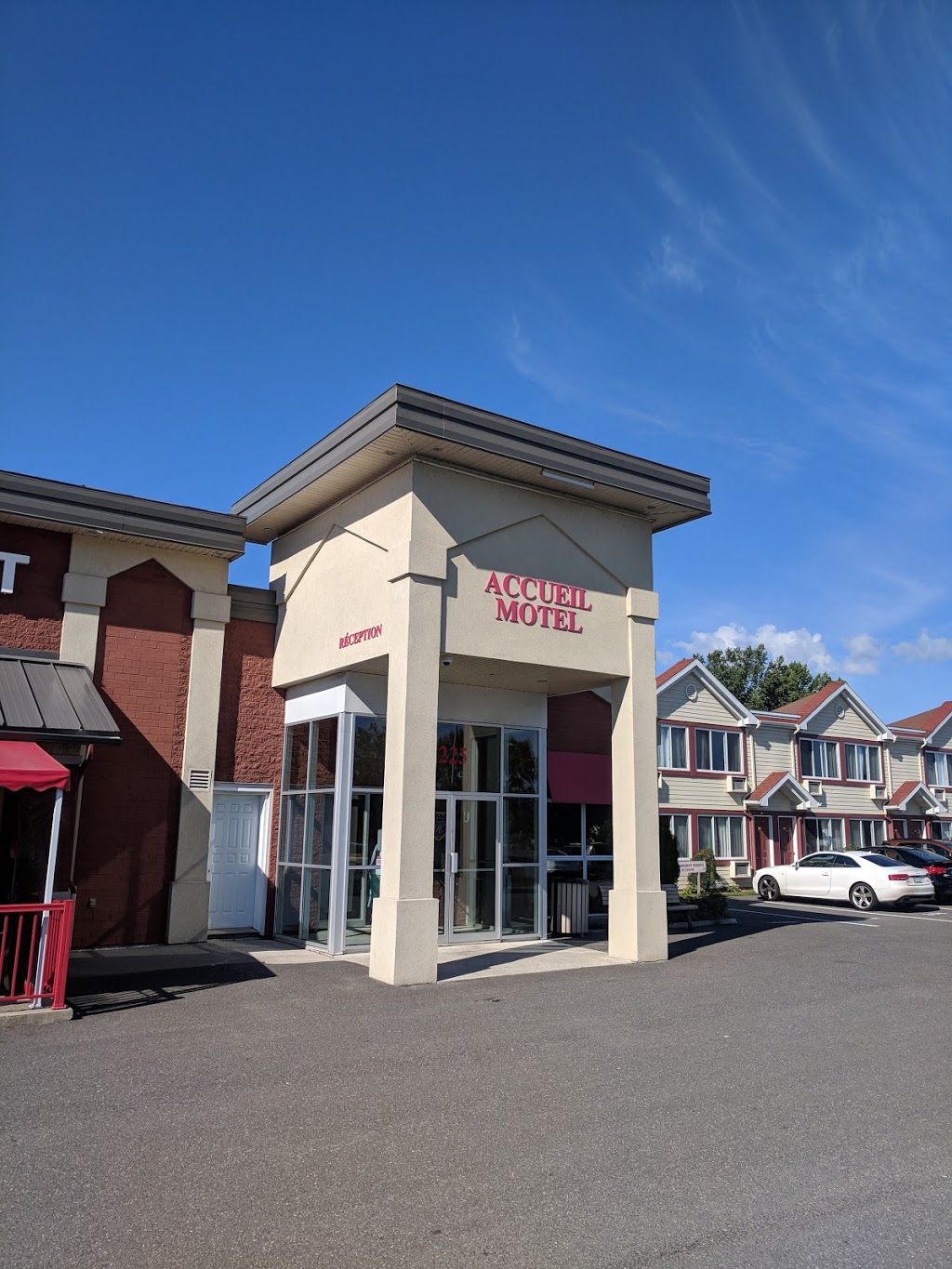 Motel Blanchet | 225 Boulevard Saint-Joseph O, Drummondville, QC J2E 1A9, Canada | Phone: (819) 477-0222