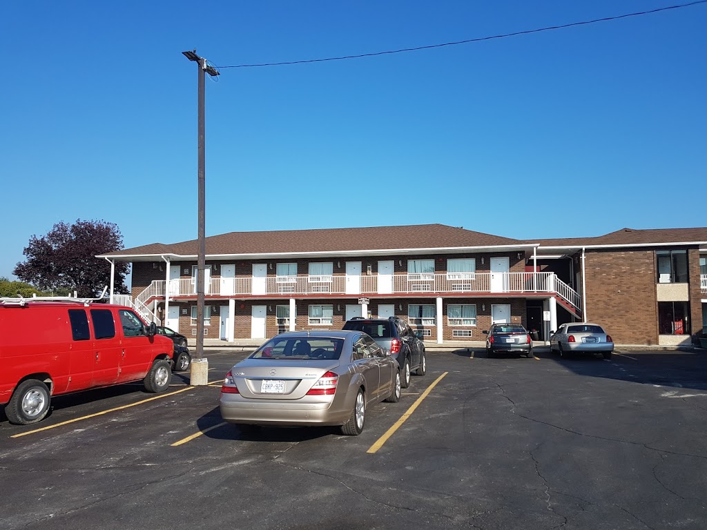 Kenora Motel | 2030 Huron Church Rd, Windsor, ON N9C 2L5, Canada | Phone: (519) 969-7500