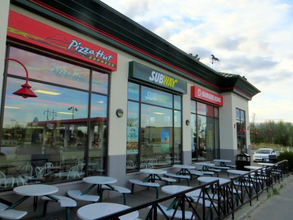 Pizza Hut Express | 100 QC-201, Rigaud, QC J0P 1P0, Canada | Phone: (450) 458-1000