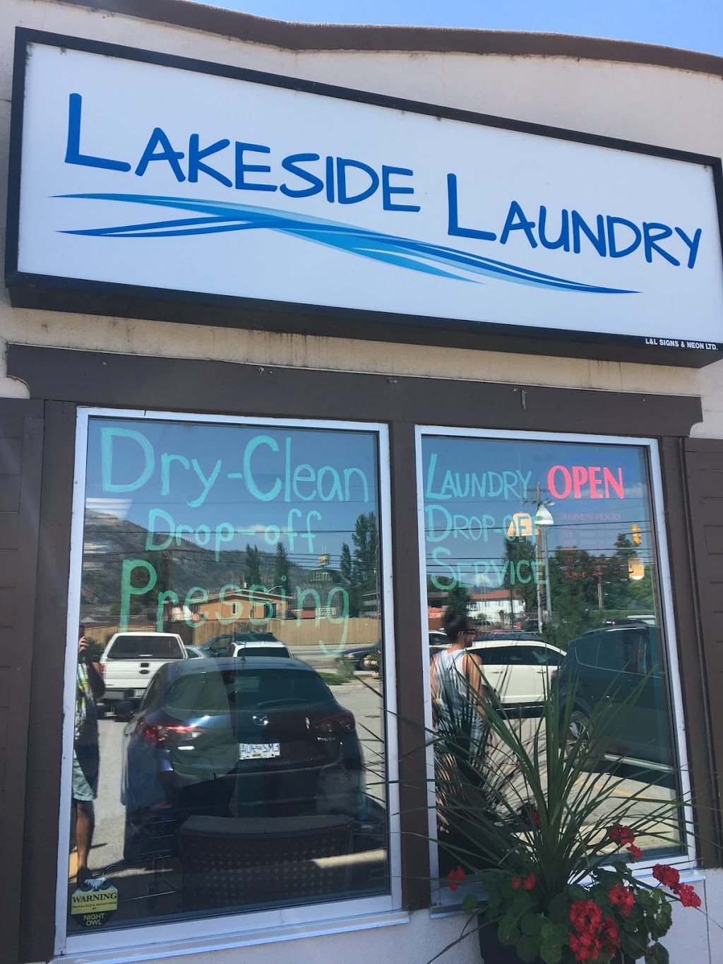 Lakeside Laundry | 6511 Main St, Osoyoos, BC V0H 1V3, Canada | Phone: (250) 689-3418