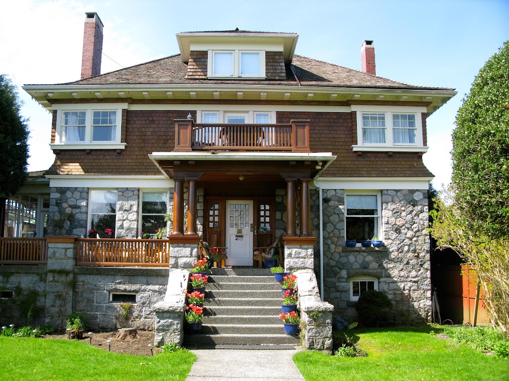 Grandmanor Guesthouse | 1617 Grand Blvd W, North Vancouver, BC V7L 3Y2, Canada | Phone: (604) 988-6082