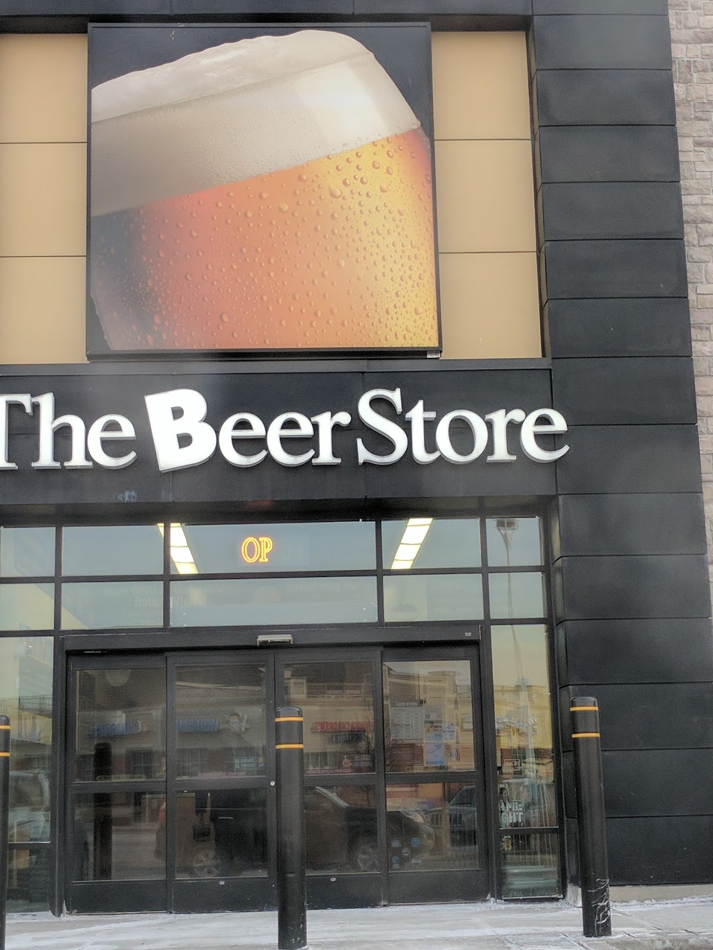 Beer Store | 1470 Major MacKenzie Dr W, Maple, ON L6A 4H6, Canada | Phone: (905) 417-1411