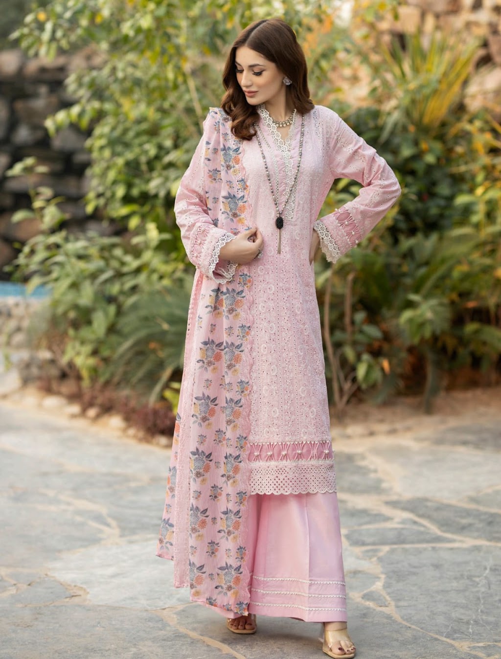 Ziami Pakistani Clothes/ By appointment only | 496 Downes Jackson Heights, Milton, ON L9T 8W2, Canada | Phone: (437) 972-2015