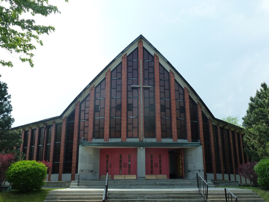 St. Simon Apotre Church | 145 Rue de Beauharnois O, Montréal, QC H2N 1J8, Canada | Phone: (514) 381-6495