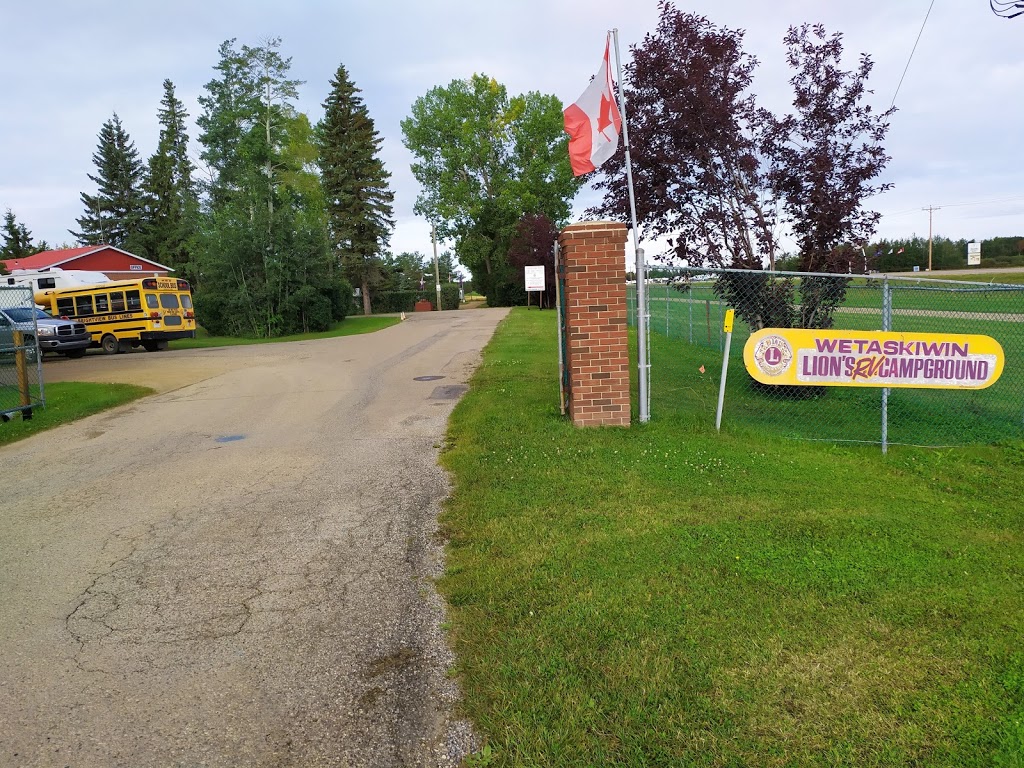 Wetaskiwin Lions Campground | Hwy 13 East, Wetaskiwin, AB T9A 2E9, Canada | Phone: (780) 352-7258