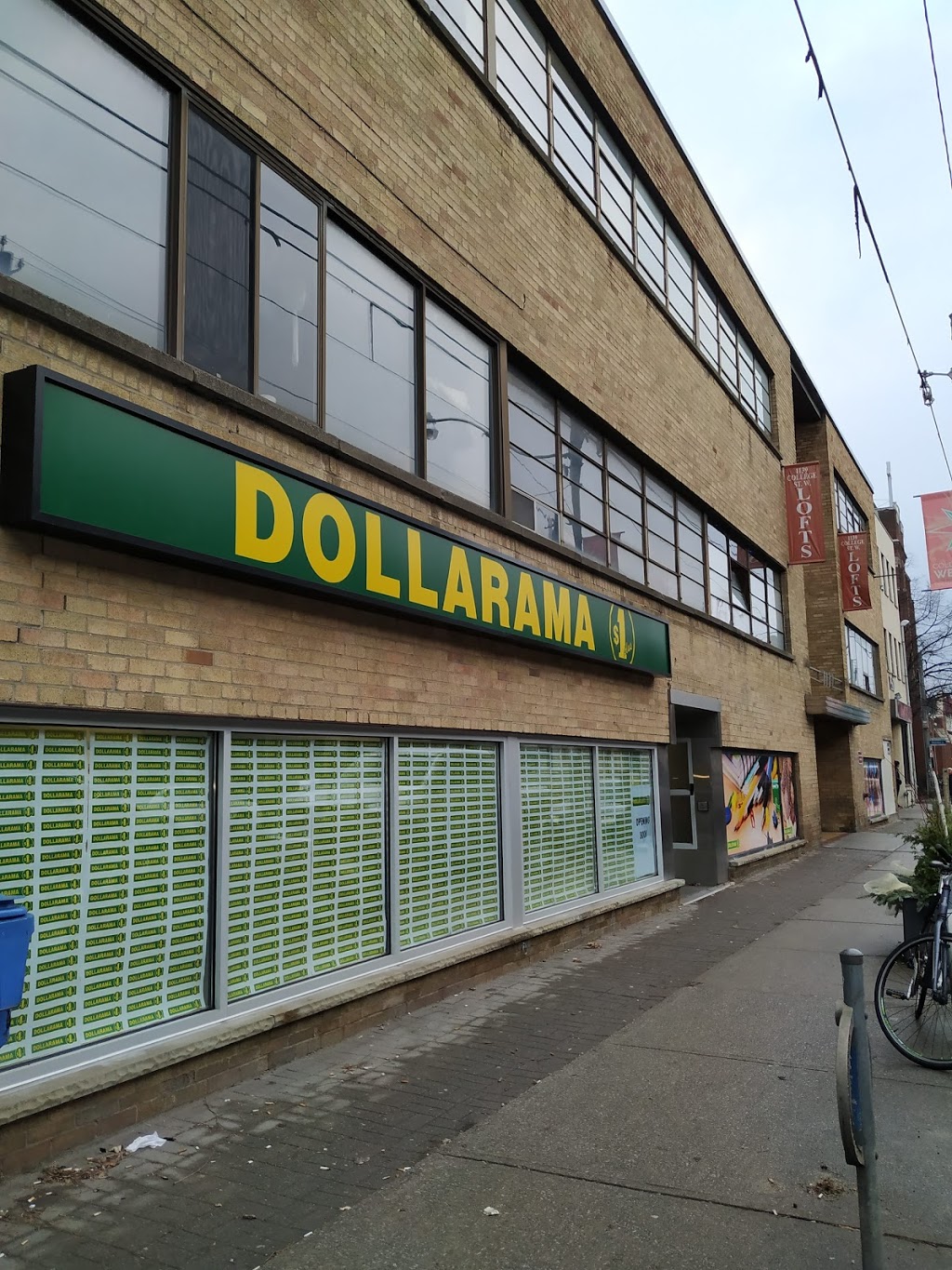 Dollarama | 1139 College St, Toronto, ON M6H 1B5, Canada | Phone: (416) 537-3783