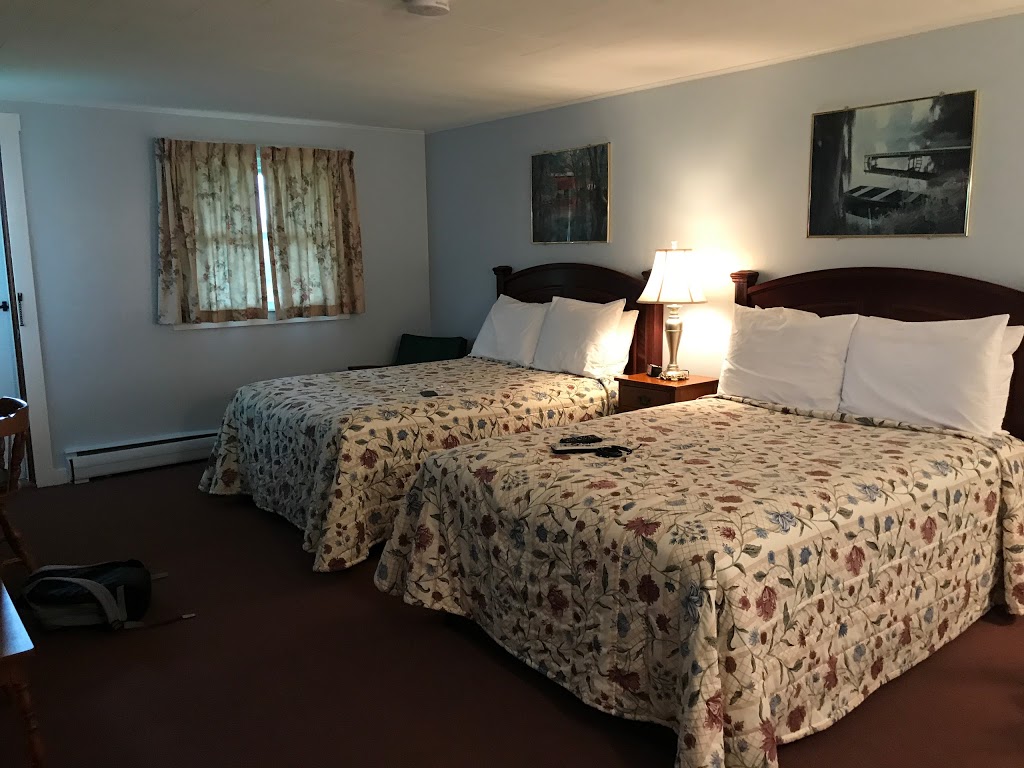Colebrook Country Club Motel | 15 Abeneki Ln, Colebrook, NH 03576, USA