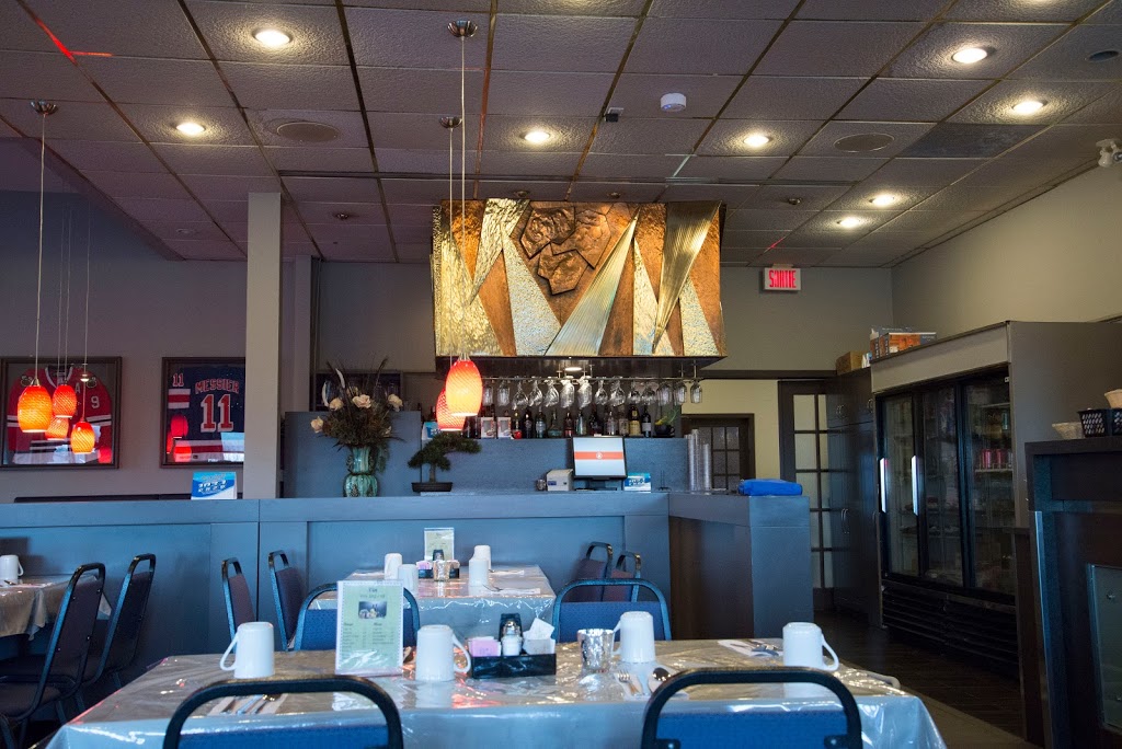 Restaurant Les Ailes de lOuest | 991 Boulevard Saint Laurent O, Louiseville, QC J5V 2L4, Canada | Phone: (819) 228-5254