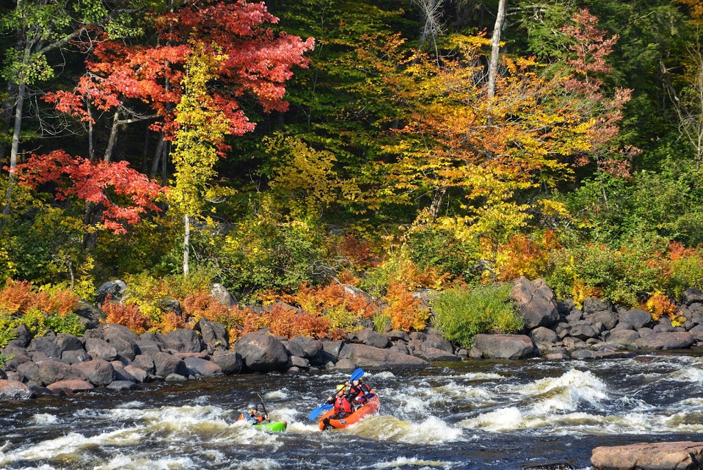 Rafting Nouveau Monde - New World Rafting | 25 Chemin Des Sept Chutes, Grenville-sur-la-Rouge, QC J0V 1B0, Canada | Phone: (800) 361-5033