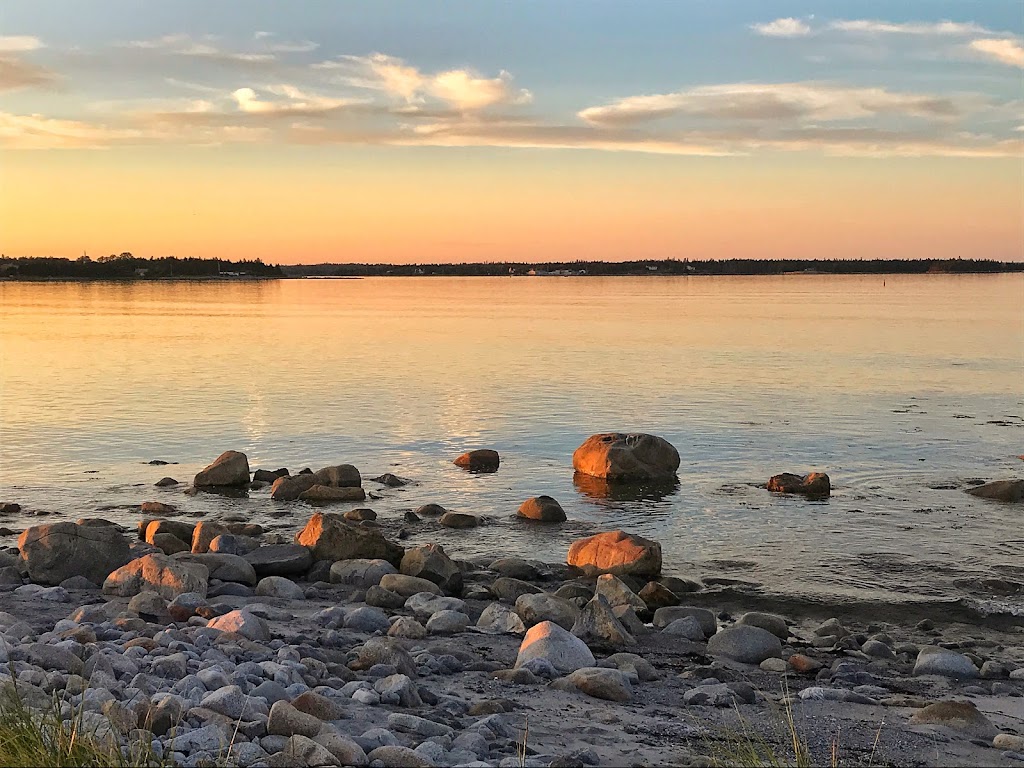 Harbour Guesthouse | 2897 Main St, Clarks Harbour, NS B0W 1P0, Canada | Phone: (902) 307-4731