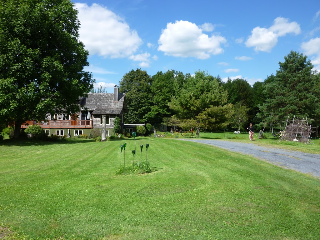 B&B Pinorama | 1390 Chemin du Mont-Écho, Sutton, QC J0E 2K0, Canada | Phone: (450) 538-3063