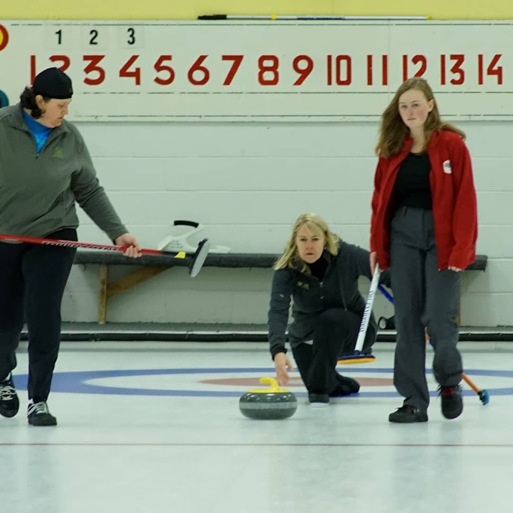 Stroud Curling Club | 7883 Yonge St, Innisfil, ON L9S 1K8, Canada | Phone: (705) 436-1473