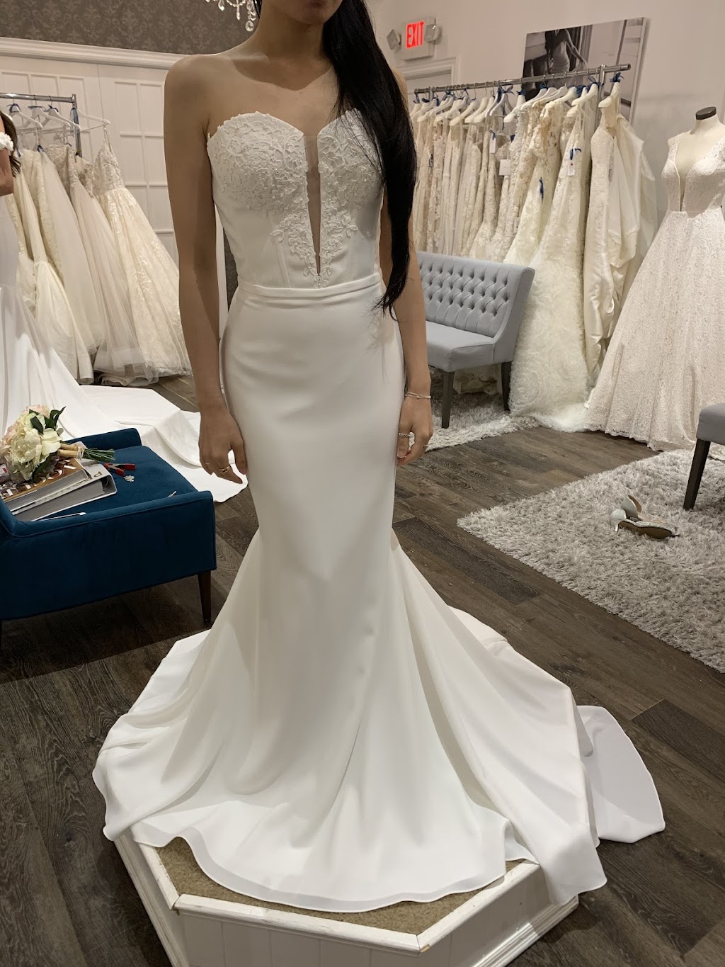 Blue Bridal Boutique | 10755 Leslie St, Richmond Hill, ON L4S 0B2, Canada | Phone: (905) 883-0068