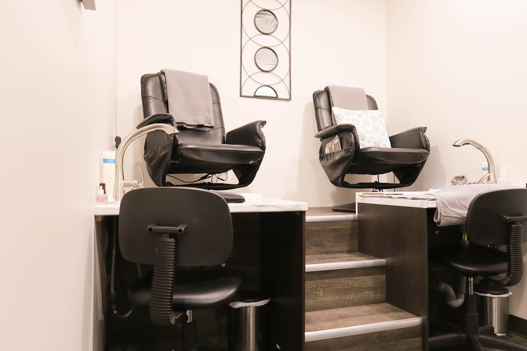 Aurora Salon & Spa | 1500 Bank St #32, Ottawa, ON K1H 7Z2, Canada | Phone: (613) 695-5444