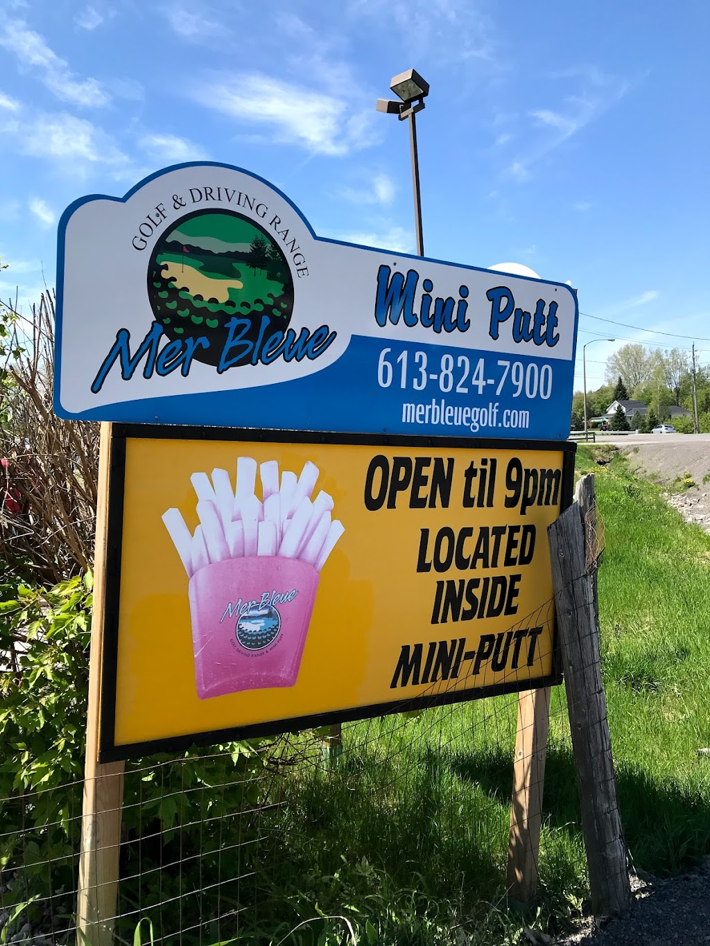 Mer Bleue Miniputt | 3708 Navan Rd, Navan, ON K4B 1H9, Canada | Phone: (613) 824-7900