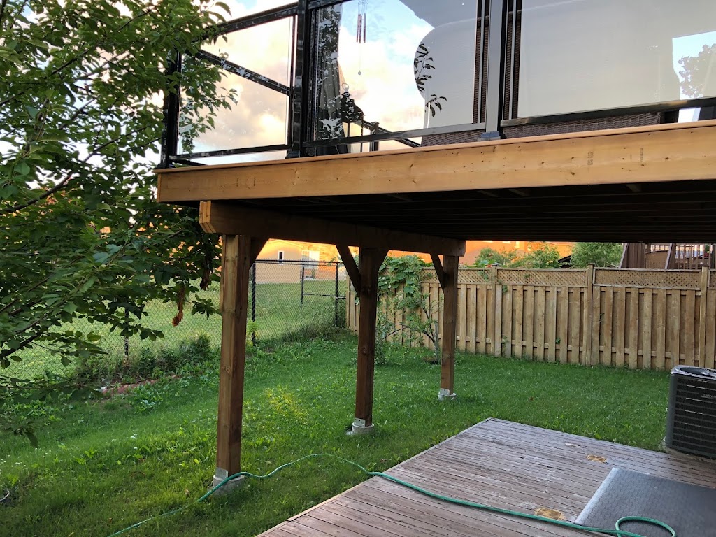 Deck Builder East York | 990 Woodbine Ave #15, Toronto, ON M4C 4B9, Canada | Phone: (647) 660-4313