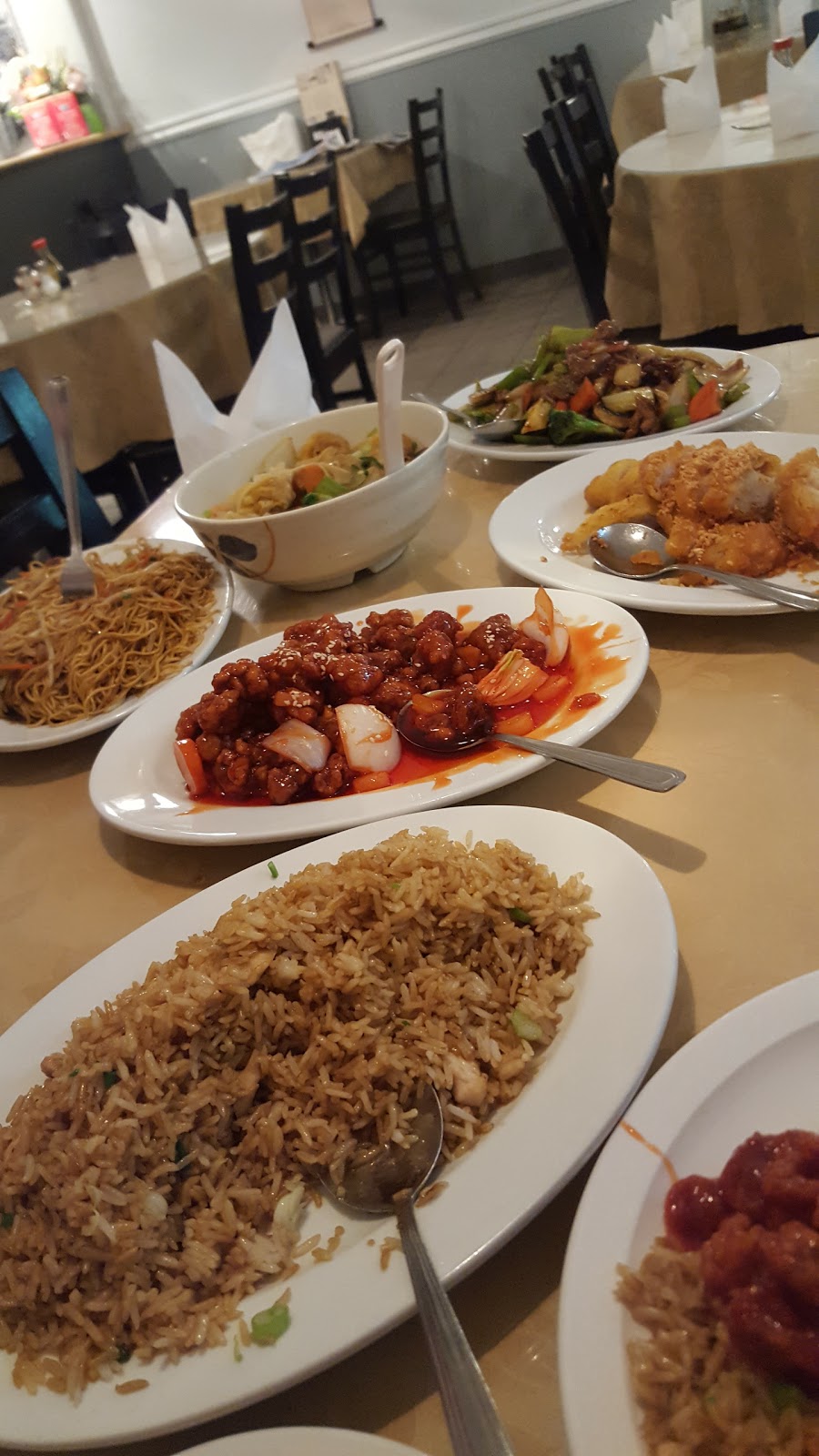 China Bowl Restaurant | 4061 200 St #106, Langley City, BC V3A 1K8, Canada | Phone: (604) 532-7898