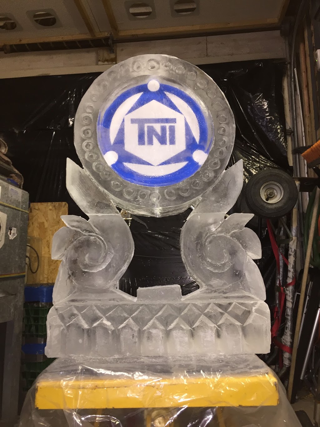 Ice Sculptures By Ross Navarro | 6670 Wills St, Niagara Falls, ON L2J 1Y3, Canada | Phone: (905) 371-2712