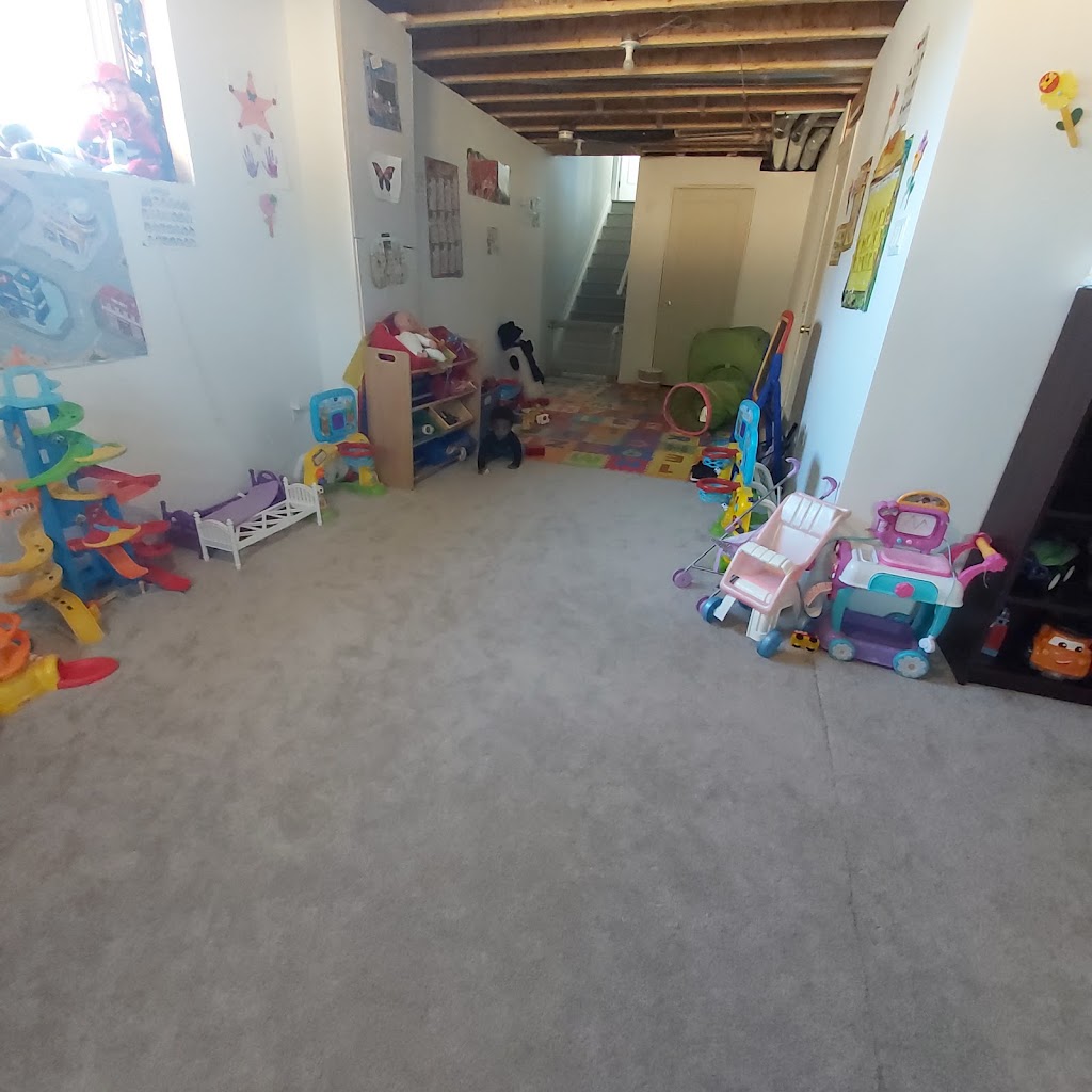 Dialas home daycare | 148 Maynooth Ct, Ottawa, ON K2J 6Y5, Canada | Phone: (613) 440-0690