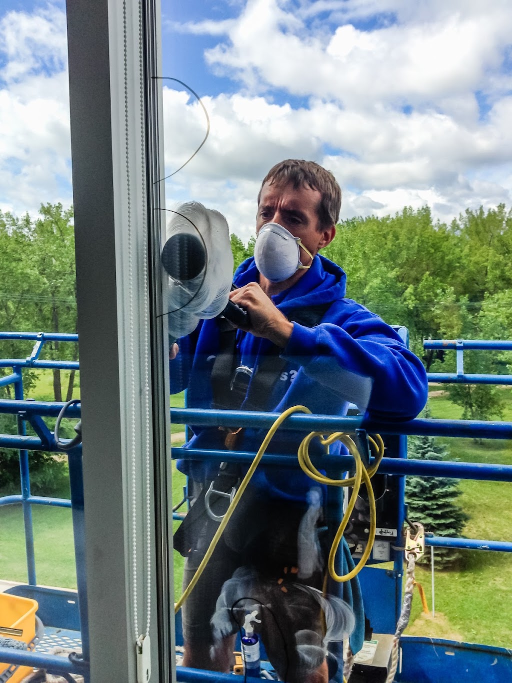 Denvers Window Cleaning Services | Deerfield Trail, Steinbach, MB R5G 1L2, Canada | Phone: (204) 320-1935