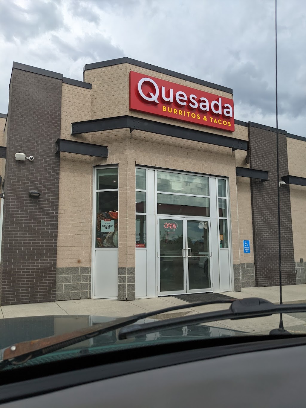 Quesada Burritos & Tacos | 44046 Progress Way, Chilliwack, BC V2R 0L2, Canada | Phone: (604) 703-0084