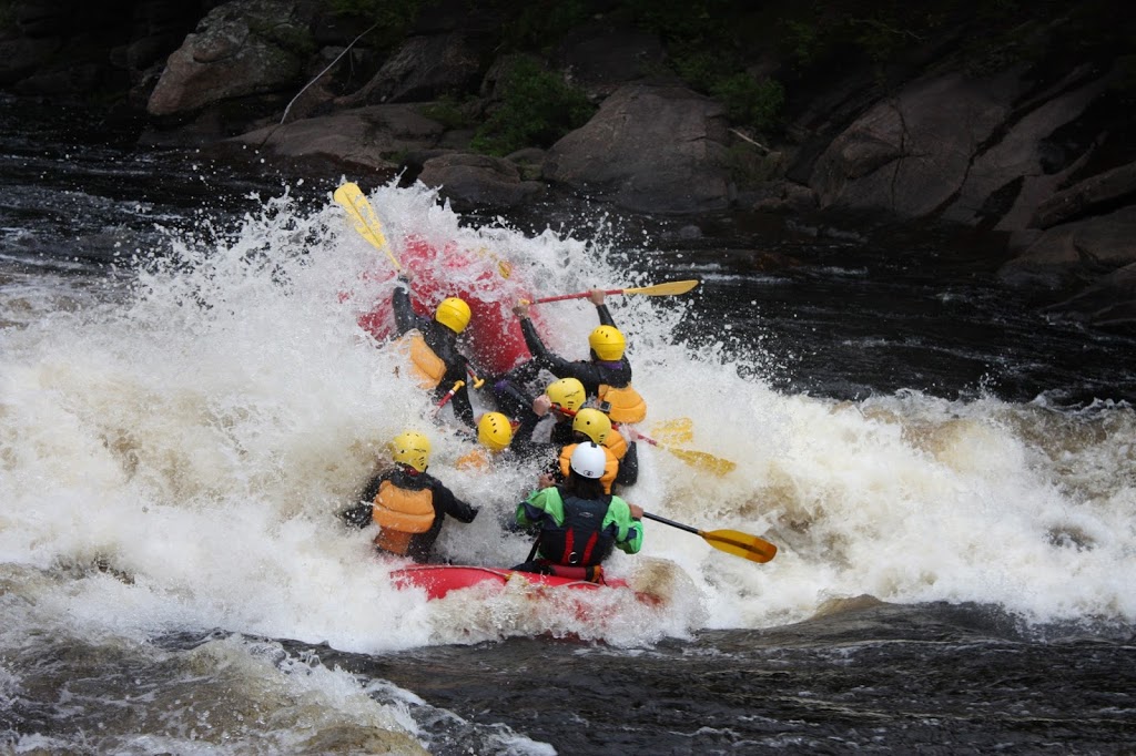 Expéditions Nouvelle Vague Rafting J-Cartier | 246 5e Av, Saint-Gabriel-de-Valcartier, QC G0A 4S0, Canada | Phone: (418) 520-7238