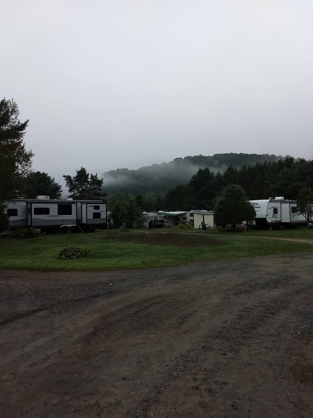 CAMPING VAL DLA LIÈVRE | 1329 QC-309, Notre-Dame-du-Laus, QC J0X, Canada | Phone: (819) 767-2817