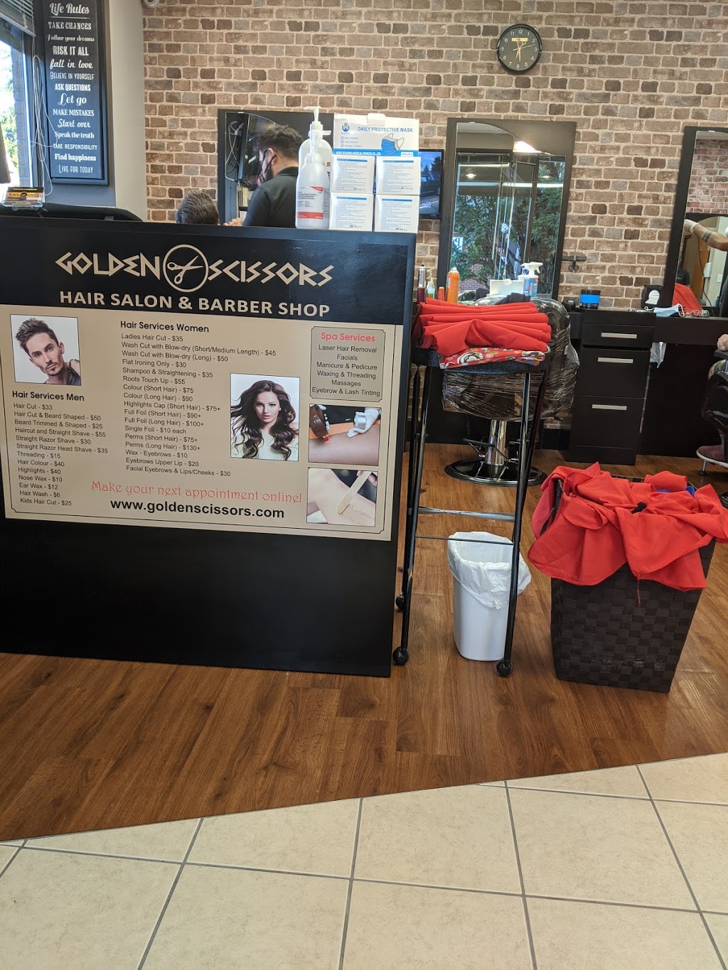 Golden Scissors | 625 King St E, Kitchener, ON N2G 2M2, Canada | Phone: (519) 954-7111