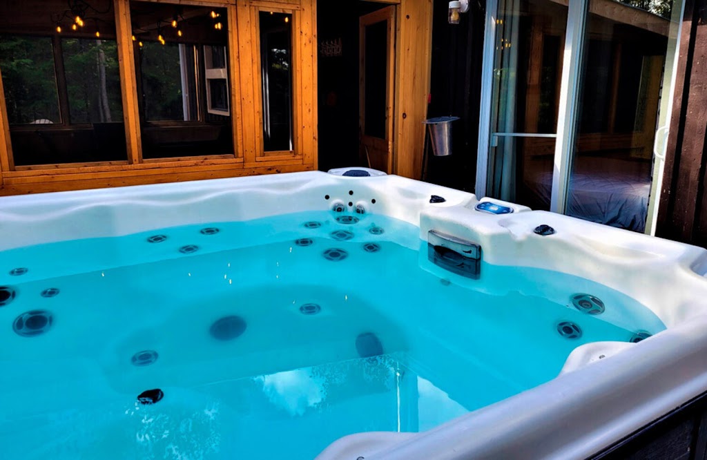 Chalet Spa Le Héron | 2208 QC-125, Notre-Dame-de-la-Merci, QC J0T 2A0, Canada | Phone: (877) 560-8060