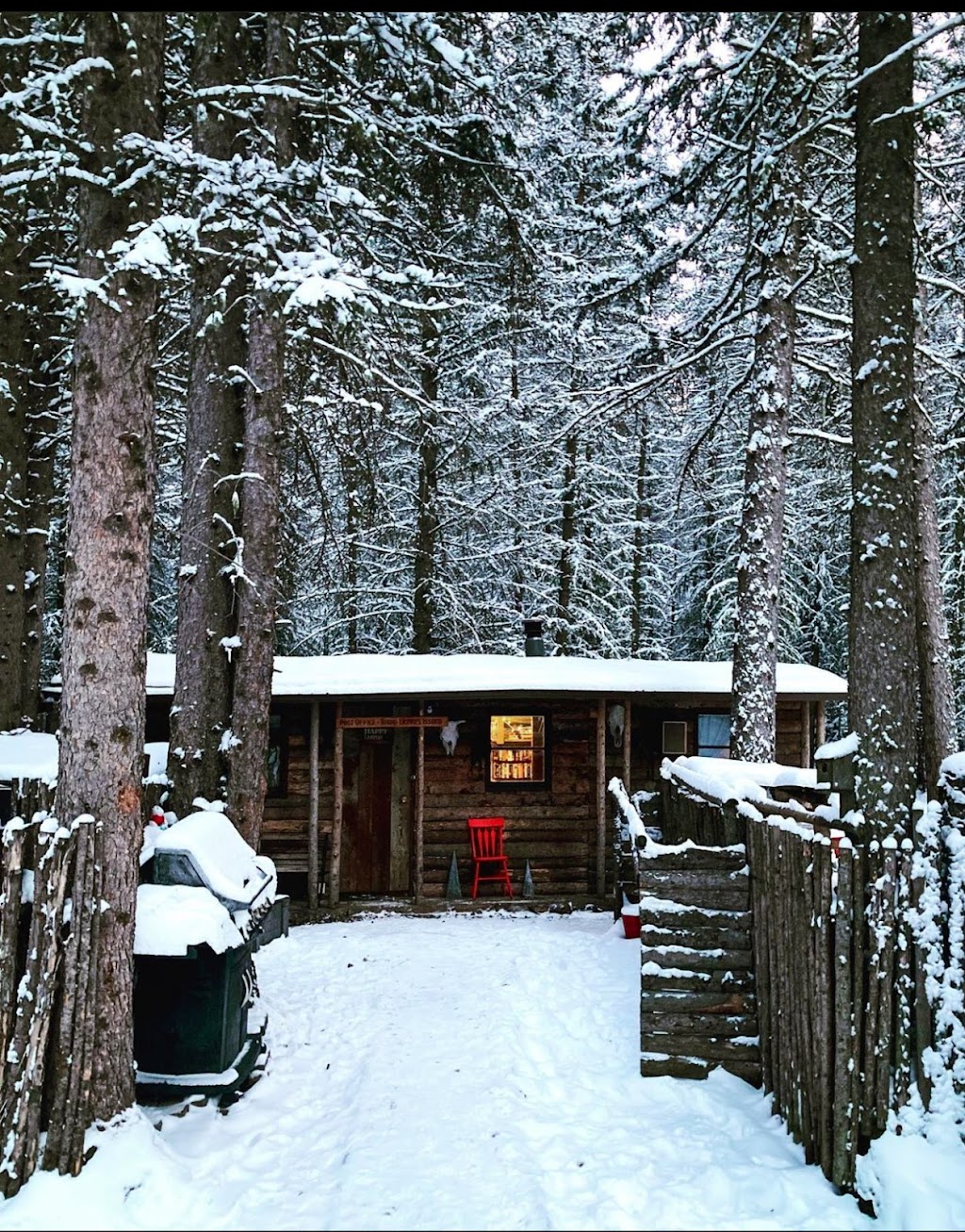 Rustic Cozy Cabin with hot tub | 34 Mountain Lion Pl, Bragg Creek, AB T0L 0K0, Canada | Phone: (403) 588-8080