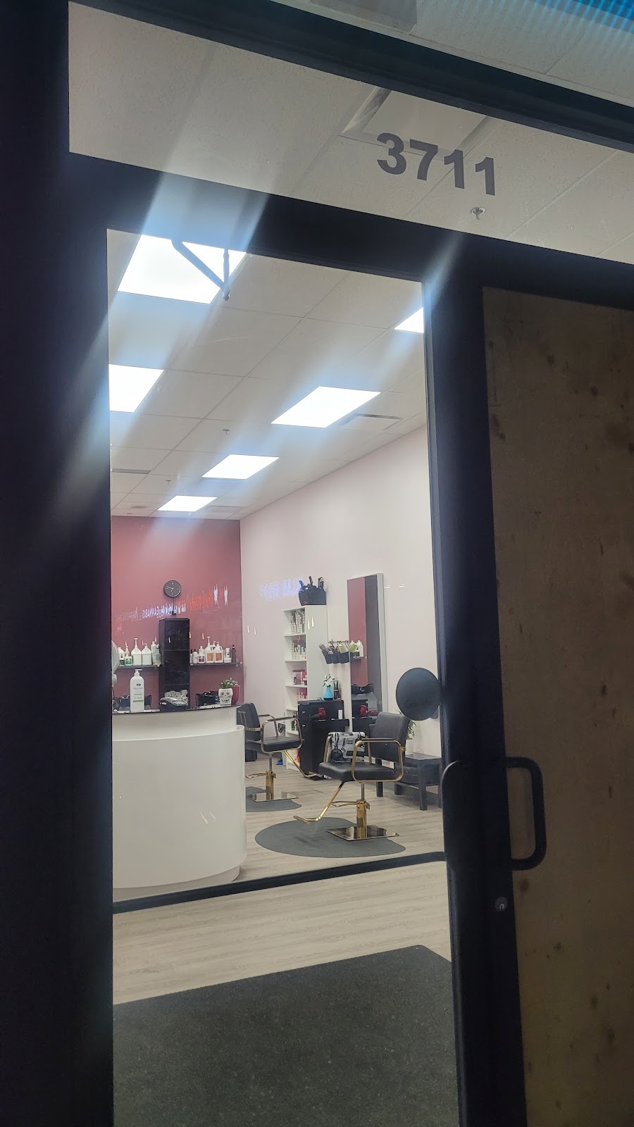 Sweet & sassy hair salon | 3711 8 Ave SW, Edmonton, AB T6X 2E9, Canada | Phone: (780) 850-0752