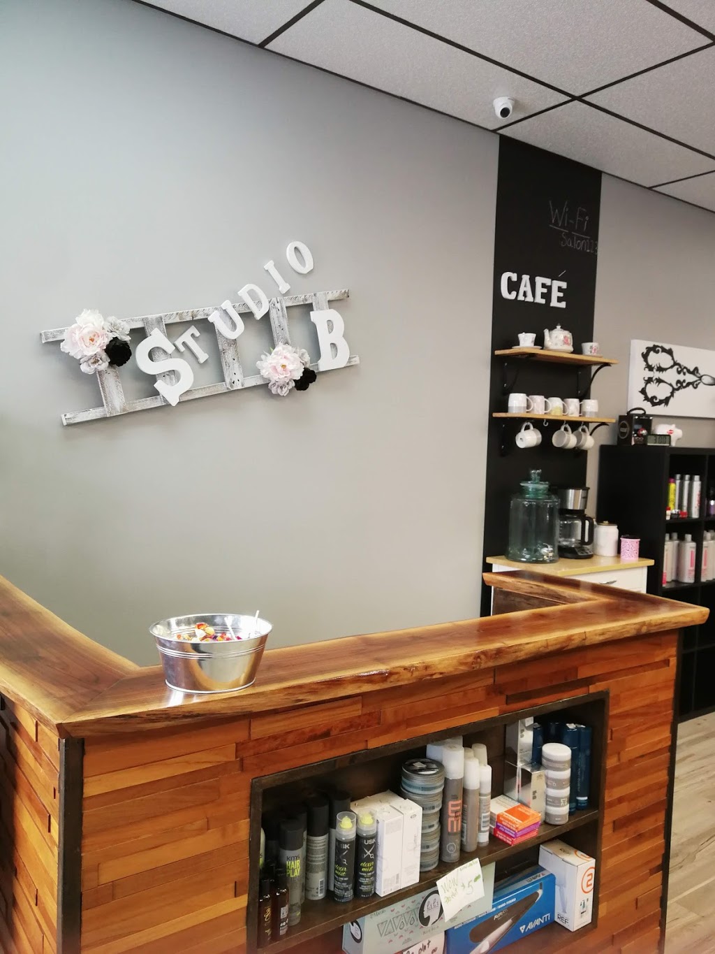 Studio B coiffure | 978c Boulevard de la Salette, Saint-Jérôme, QC J5L 2K1, Canada | Phone: (450) 569-4973