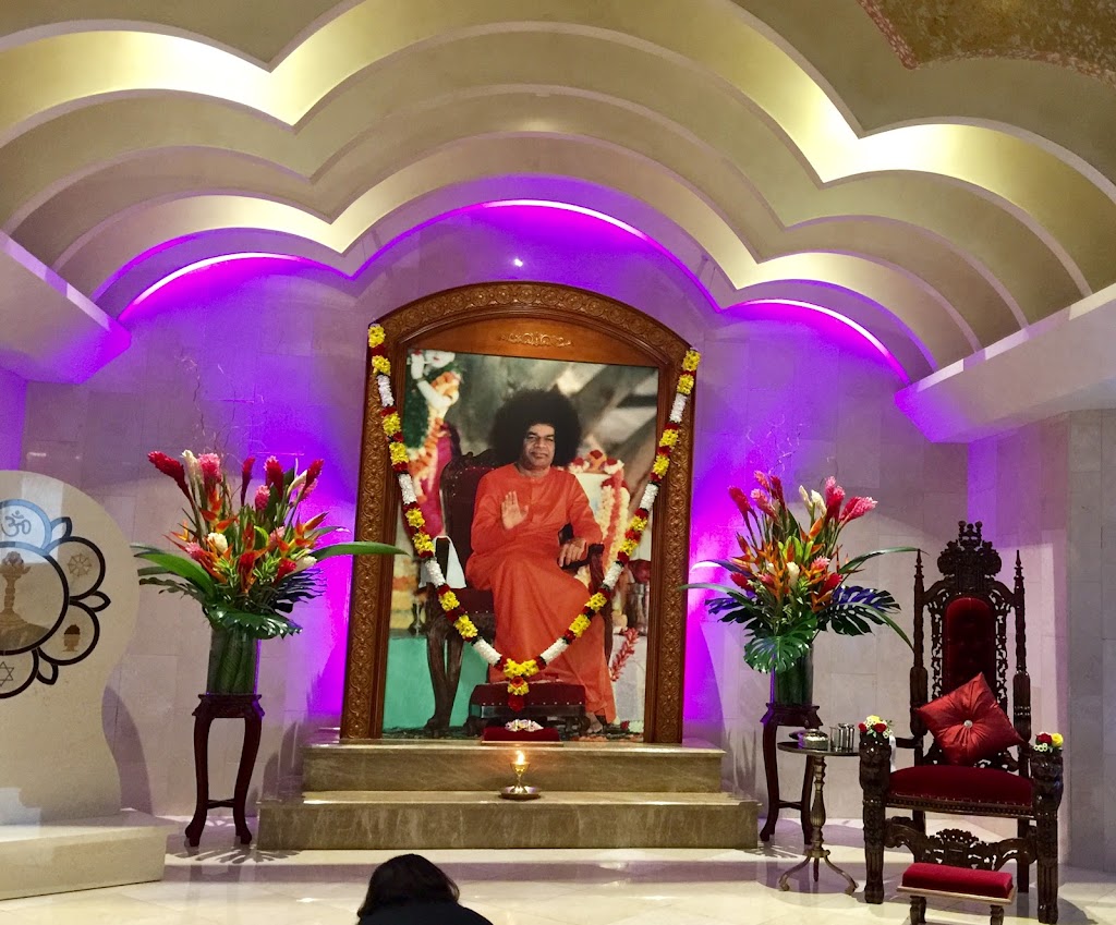 Sri Sathya Sai Baba Centre of Toronto - York | 40 Voyager Ct N, Etobicoke, ON M9W 4Y3, Canada | Phone: (416) 724-2222