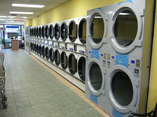 Choice Coin Laundry | 178 Vaughan Rd, York, ON M6C 2M3, Canada | Phone: (416) 654-0888