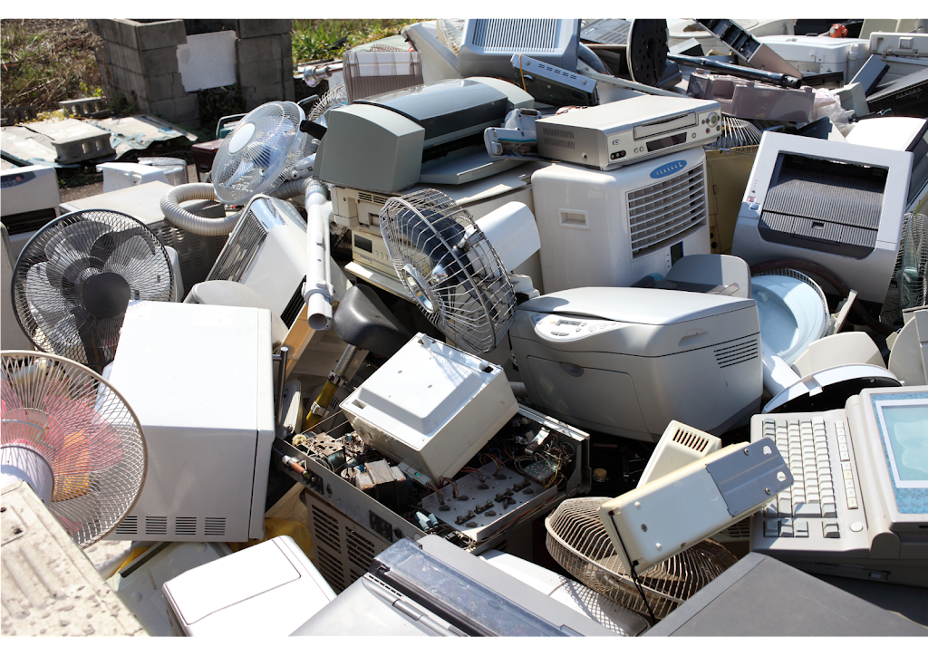 City Junk Services | 119 E Kings Rd, North Vancouver, BC V7N 1H4, Canada | Phone: (236) 818-3910