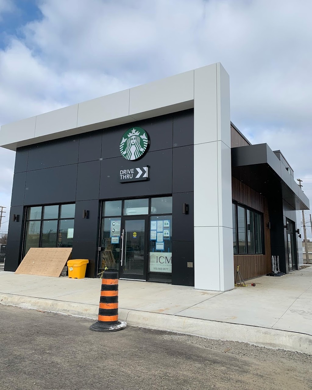 Starbucks | 1260 Rymal Rd E, Hamilton, ON L8W 0C6, Canada | Phone: (800) 782-7282