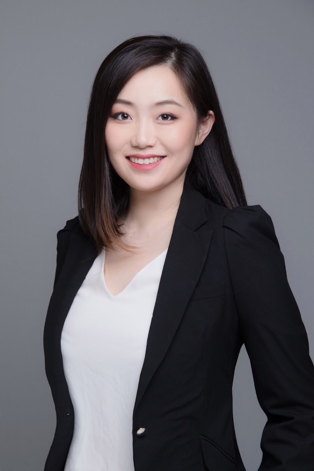 Olivia Li-Re/Max Crossroads Realty Inc.,Brokerage | 8901 Woodbine Ave suite 208 & 218, Markham, ON L3R 9Y4, Canada | Phone: (647) 923-1103