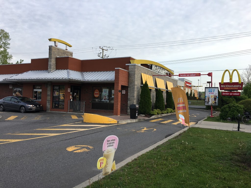 McDonalds | 44 Boulevard Saint-Charles, Beaconsfield, QC H9W 5Z6, Canada | Phone: (514) 694-3427