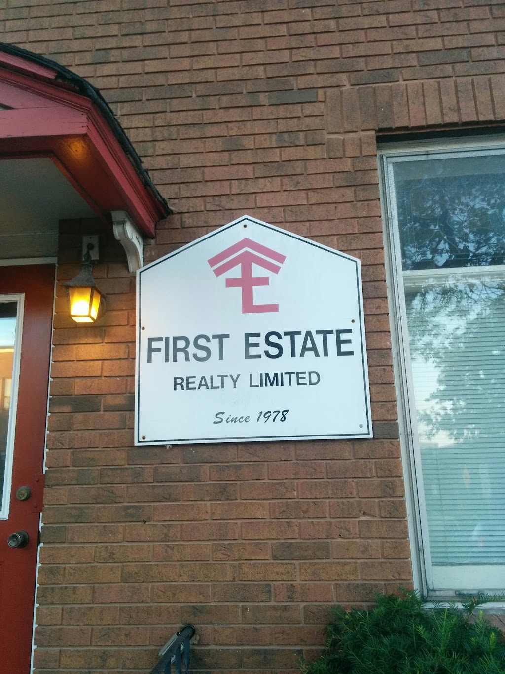 First Estate Realty Ltd | 17 Arlington Ave, Ottawa, ON K2P 1C1, Canada | Phone: (613) 238-4448