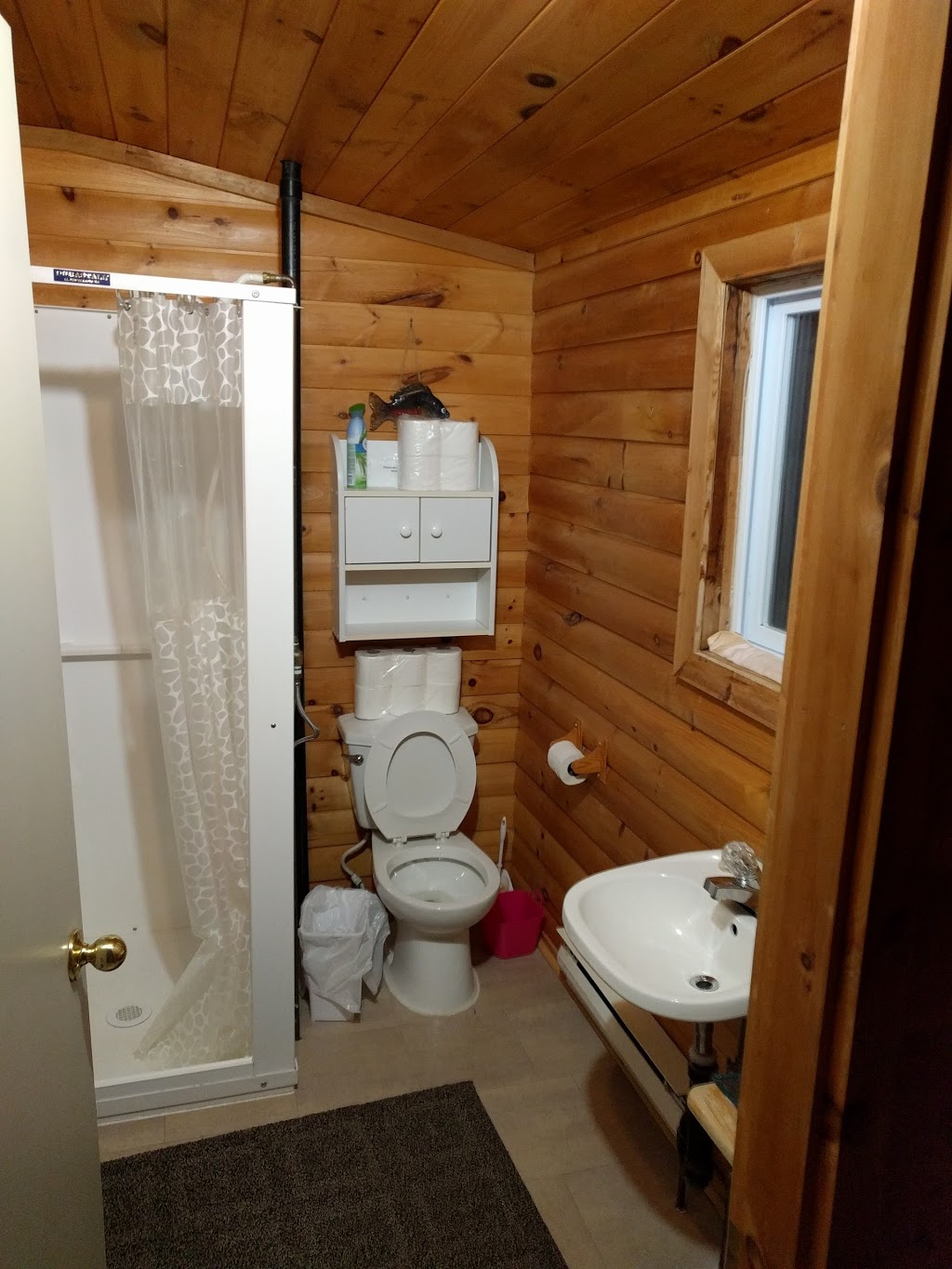 Hidden Cove Cottage Resort | 2040 Hartsmere Rd, McArthurs Mills, ON K0L 2M0, Canada | Phone: (613) 474-3284
