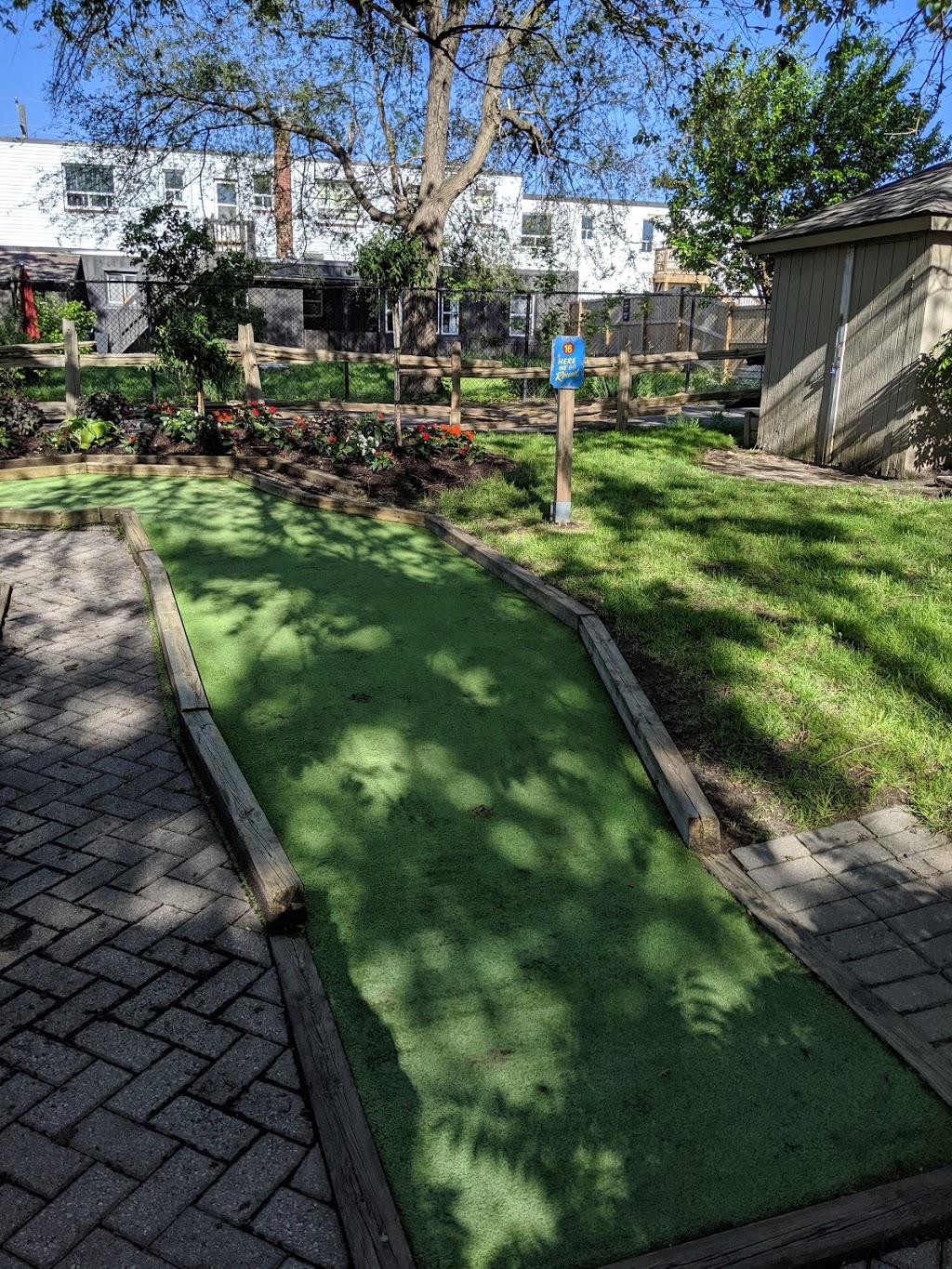 Super Putt | 7301 Lundys Ln, Niagara Falls, ON L2H 2W9, Canada | Phone: (905) 354-4916