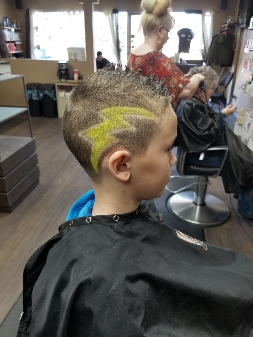 Profiles Hair Salon & Barbershop | 228 Century Rd, Spruce Grove, AB T7X 3X7, Canada | Phone: (780) 962-7887