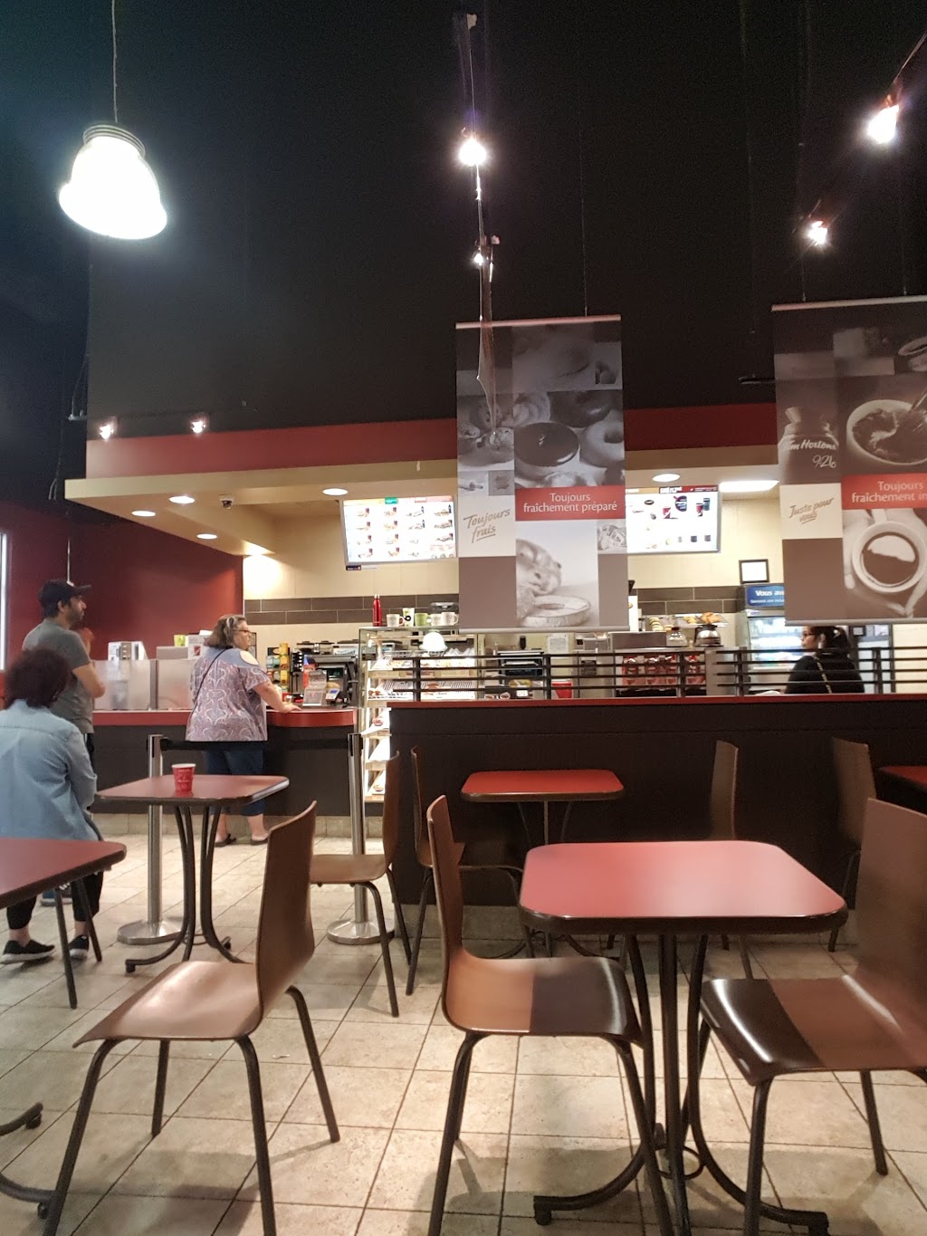 Tim Hortons | 2075 Bd Chomedey, Laval, QC H7T 2V9, Canada | Phone: (450) 686-4987