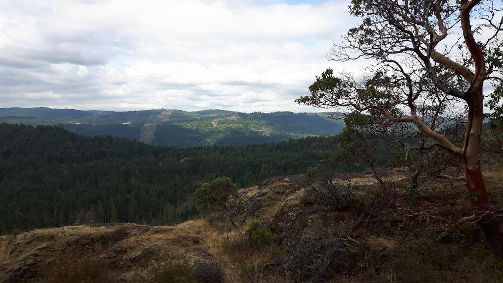 Lone Tree Hill Regional Park - Main Parking Lot | 1452 Millstream Rd, Victoria, BC V9B 6G1, Canada